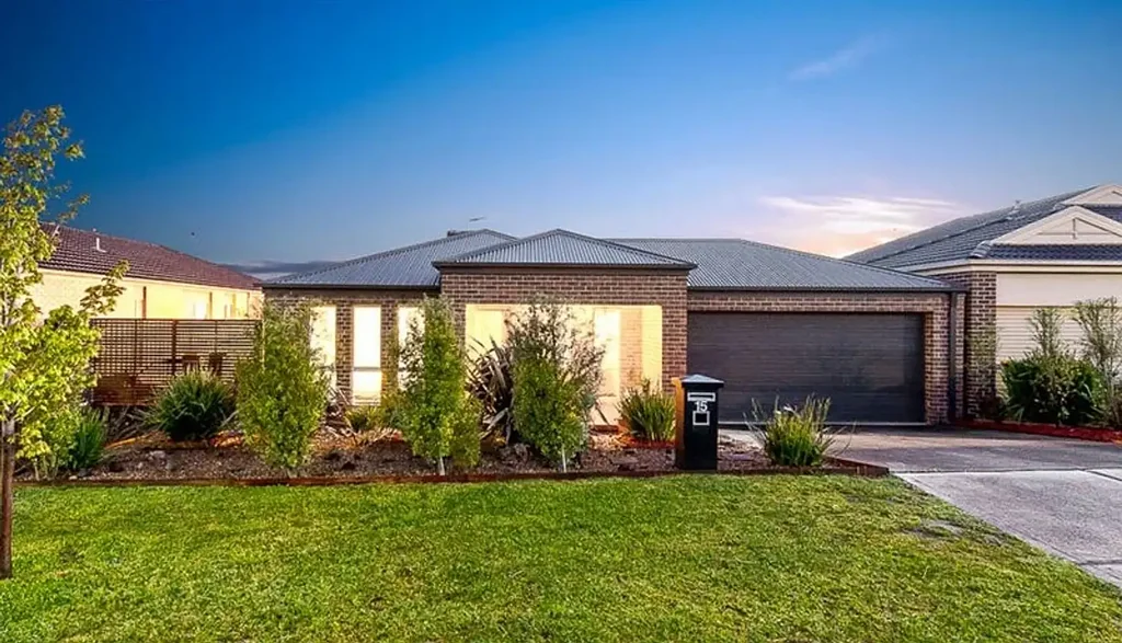 ELEGANT FAMILY LIVING IN THE HEART OF PAKENHAM