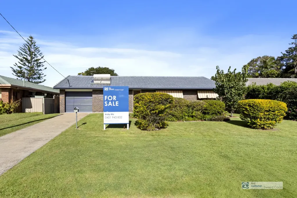 Tweed Heads South 3房  Timeless Character with Endless Potential