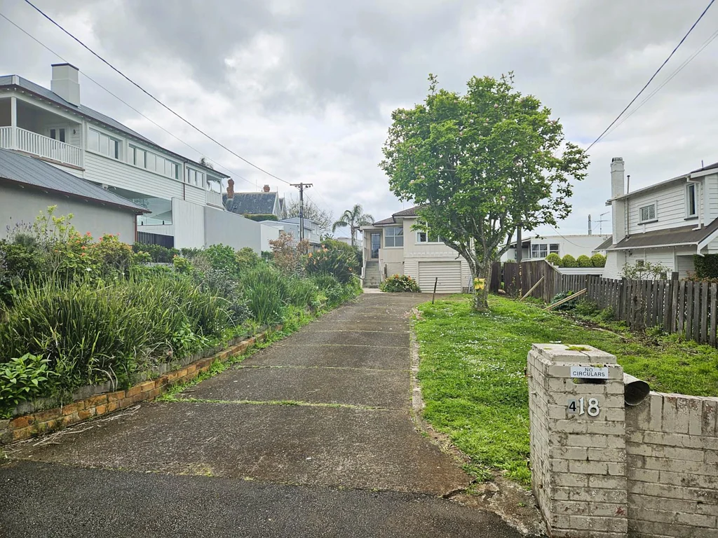 Bright 2-Bedroom House in Devonport