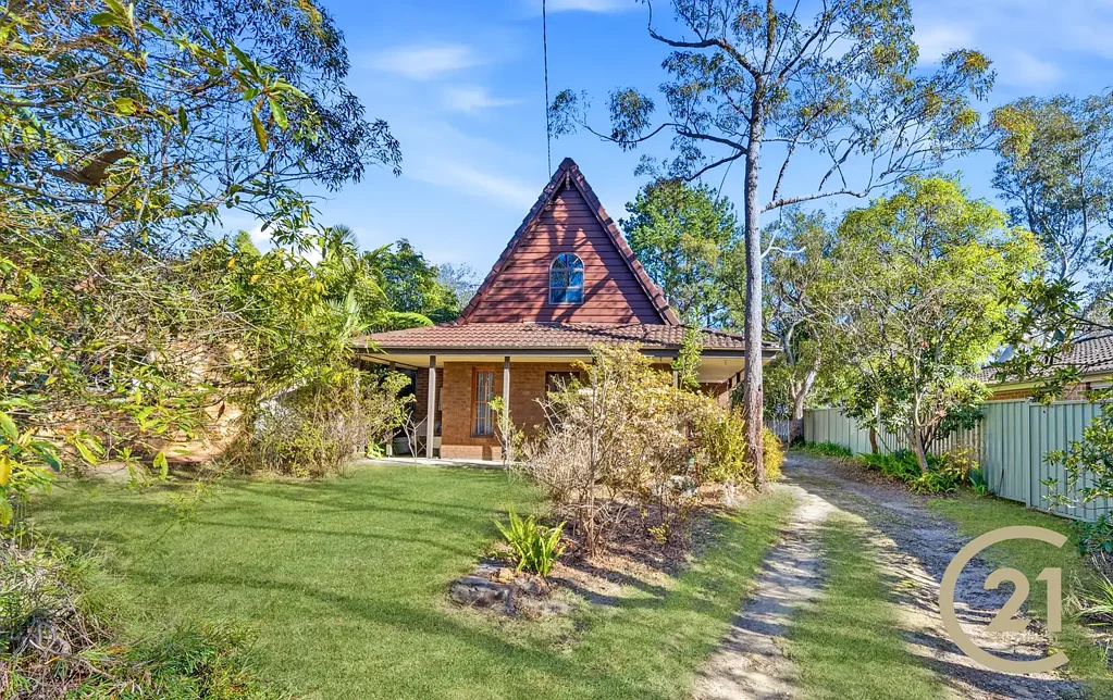 Woodford 3房 3卧2卫山居 宽敞起居 充足车位 平整地块 树木环绕 毗邻山谷 Opportunity Knocks in Woodford
