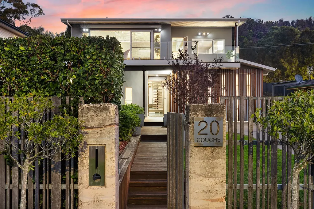 Koolewong 4ห้องนอน Elevated architectural living with sweeping Brisbane Waters outlook