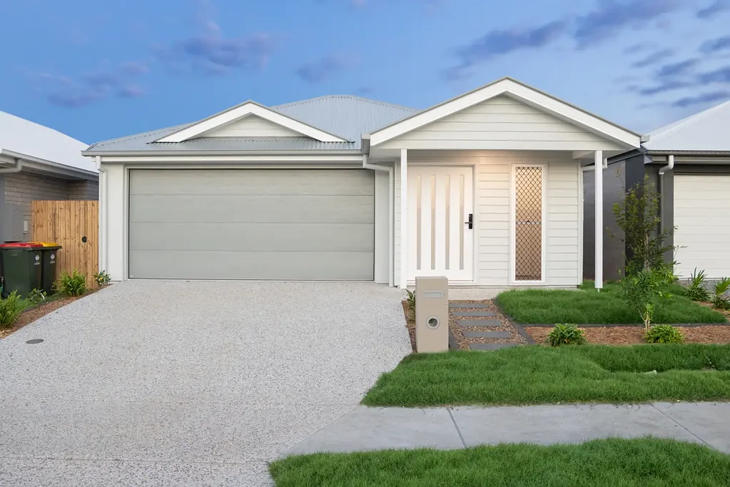 Three Bedroom Home with Air Conditioned Bedrooms and Living Area and SOLAR