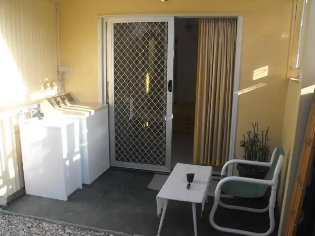 One bedroom unit in Annerley!