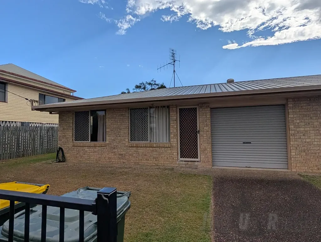 Spacious 2-Bedroom Unit in Quiet Triplex
