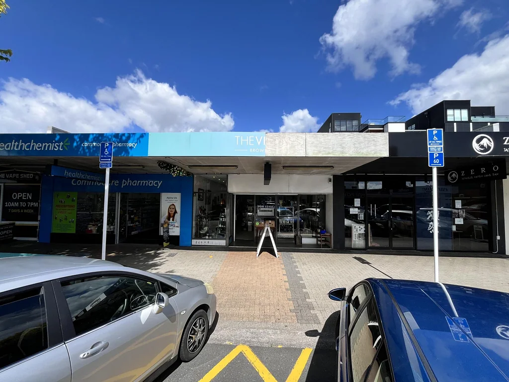 Browns Bay Refurbished retail with great exposure