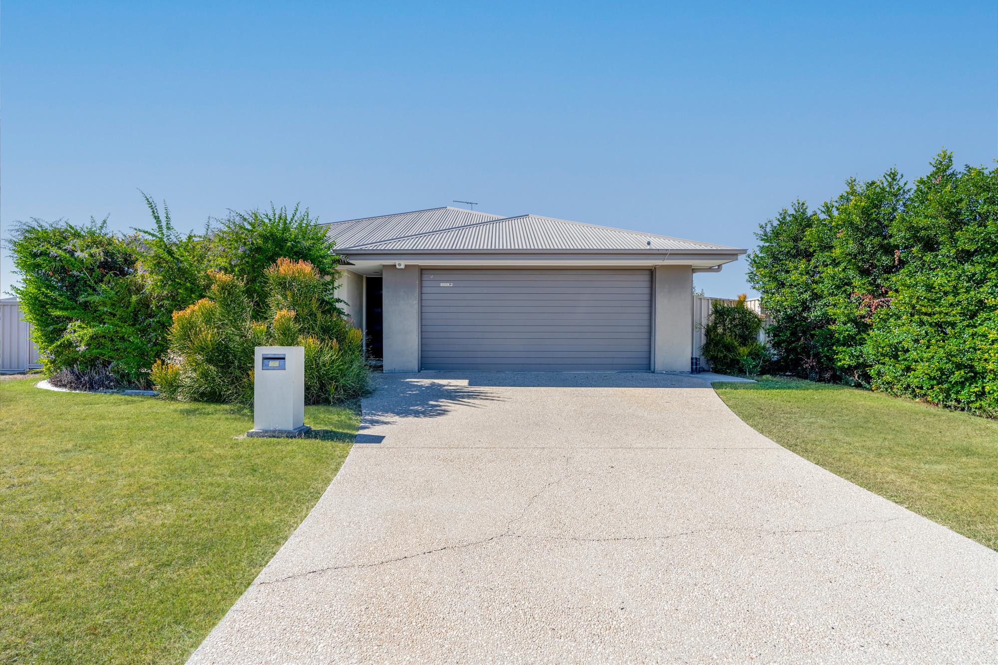 27 THORNTON ST, EMERALD QLD 4720, 0房, 0浴, House