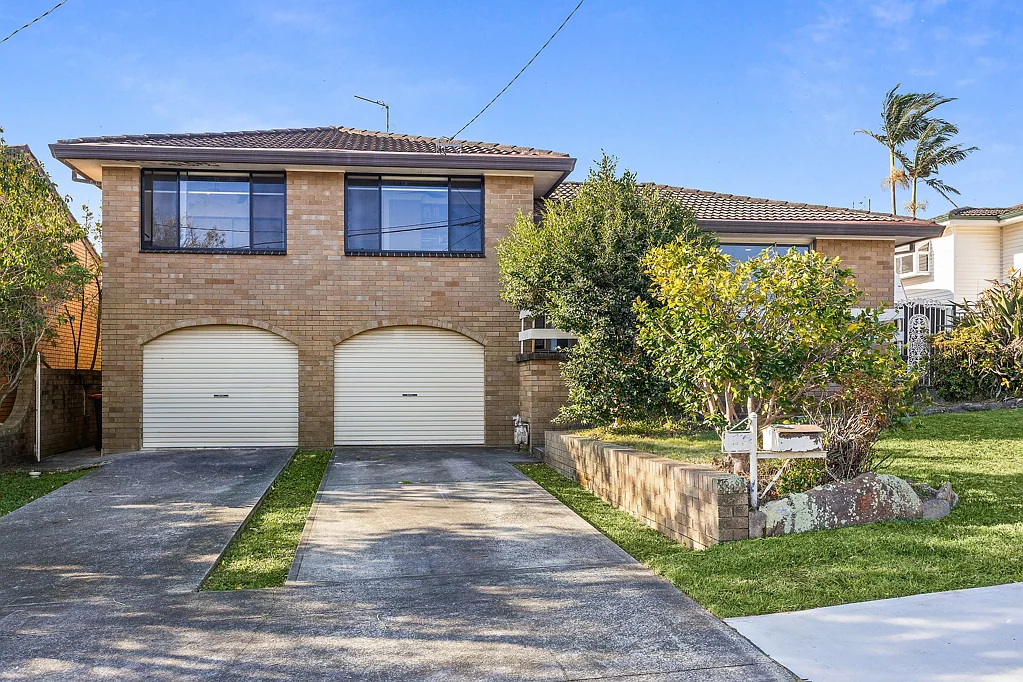 12 Mackenzie Avenue, Mount Warrigal, NSW 2528