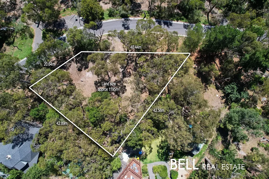 Belgrave Heights 大块空地1195㎡ 私家车道 花架车棚 靠近名校 商店近便 梦想家园之选 Vacant land in the BEST location