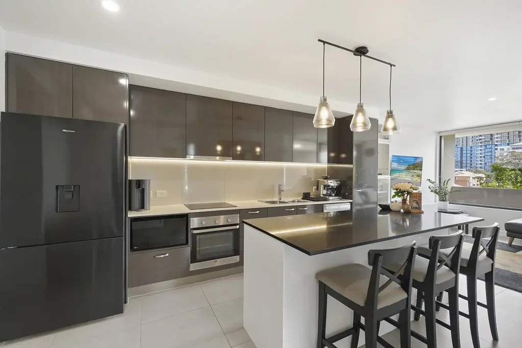 Southport 2房  Lift Access & Rooftop Views in the Sought-After TSS Precinct