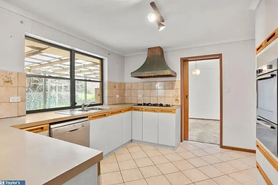 19 Lydia Avenue, Surrey Downs, SA 5126, 3 slaapkamers, 1 badkamers, House