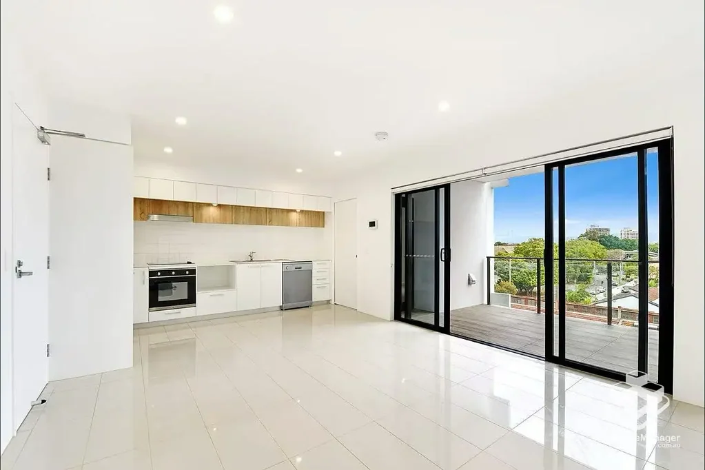 WATERFRONT LIVING IN THE HEART OF BROADBEACH WATERS