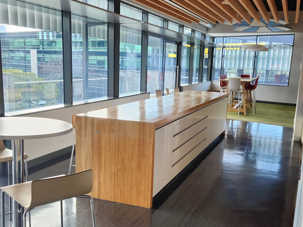 Ellerslie Premium Office: Views & Signage Rights