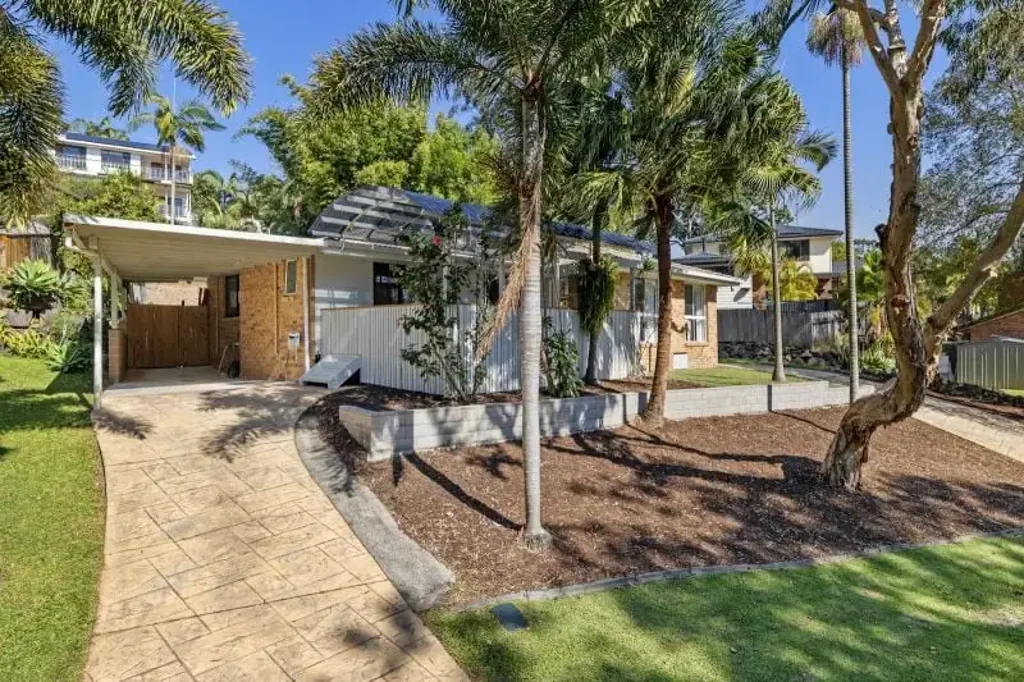 3 Exmouth Court, Elanora, QLD 4221