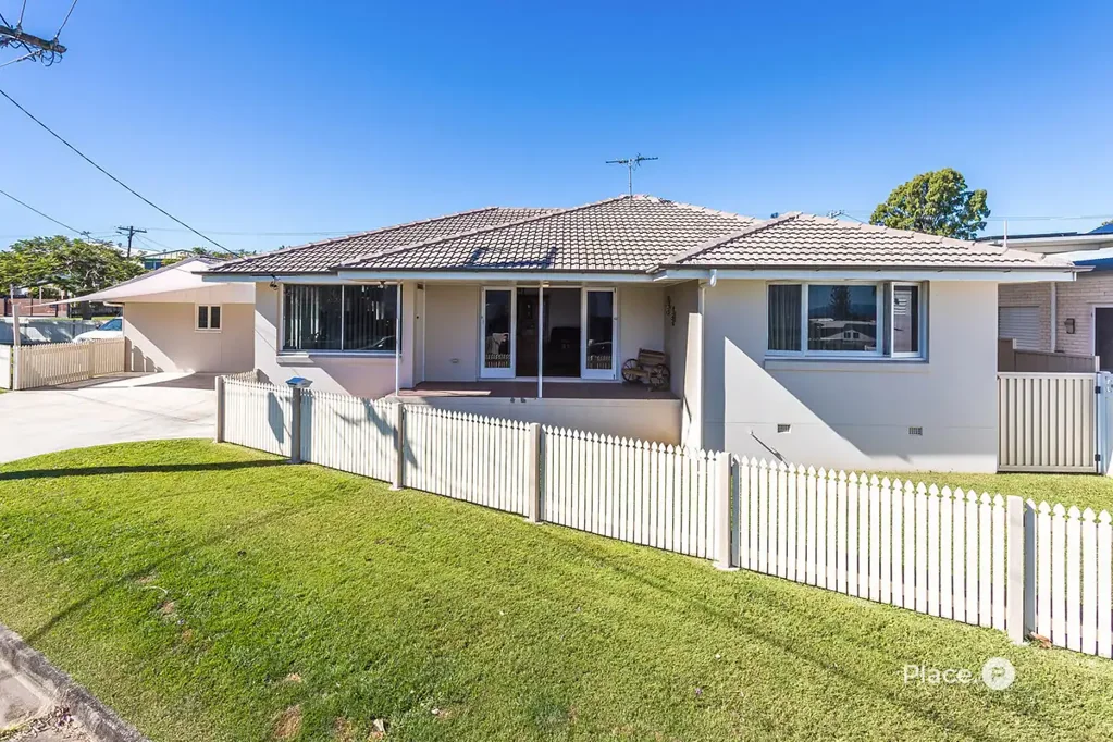 Scarborough 3 Bedroom One for the Family - "Blue Chip" Address.