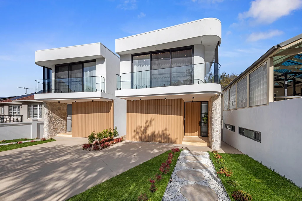 Blakehurst 5બેડરૂમ Architecturally Designed Luxury Duplex in Prime Blakehurst Location