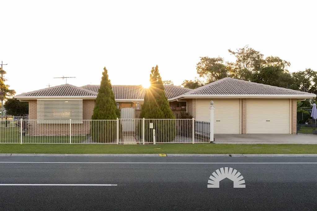 Bellara 3ਬੈੱਡਰੂਮ Easy Coastal Living on a Fully Fenced Corner Block