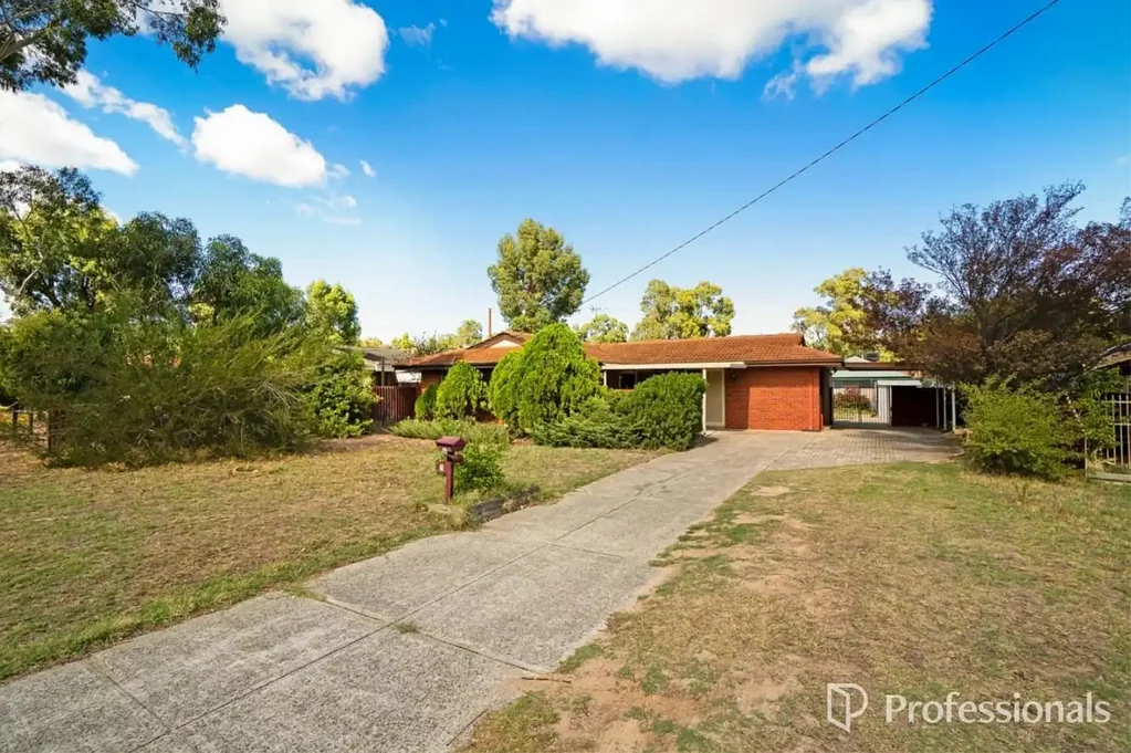 IDEAL CUL-DE-SAC LOCATION!