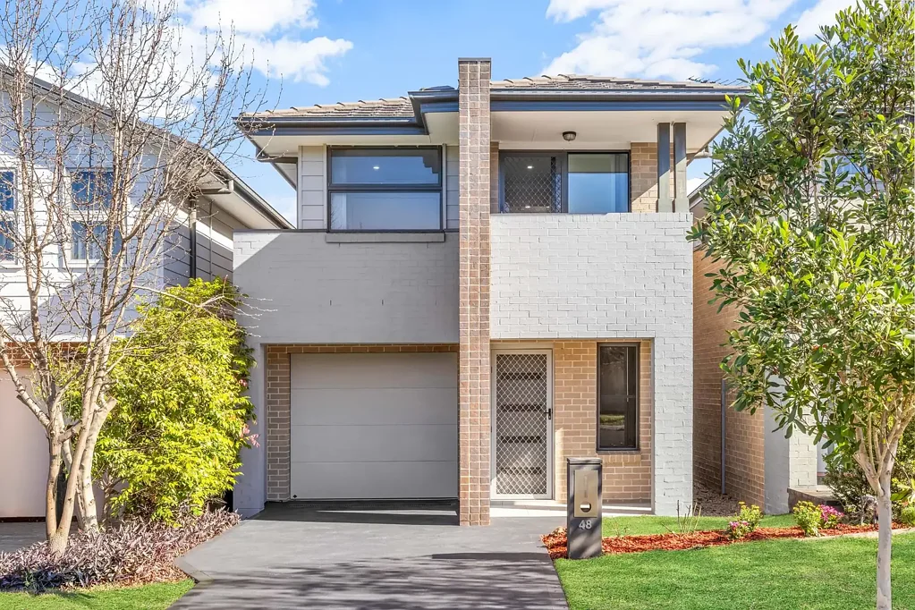 Schofields 3غرفة نوم Sunlit Family Haven with a Practical Floor Plan, Spacious Bedrooms & Walk to Schools and Parks