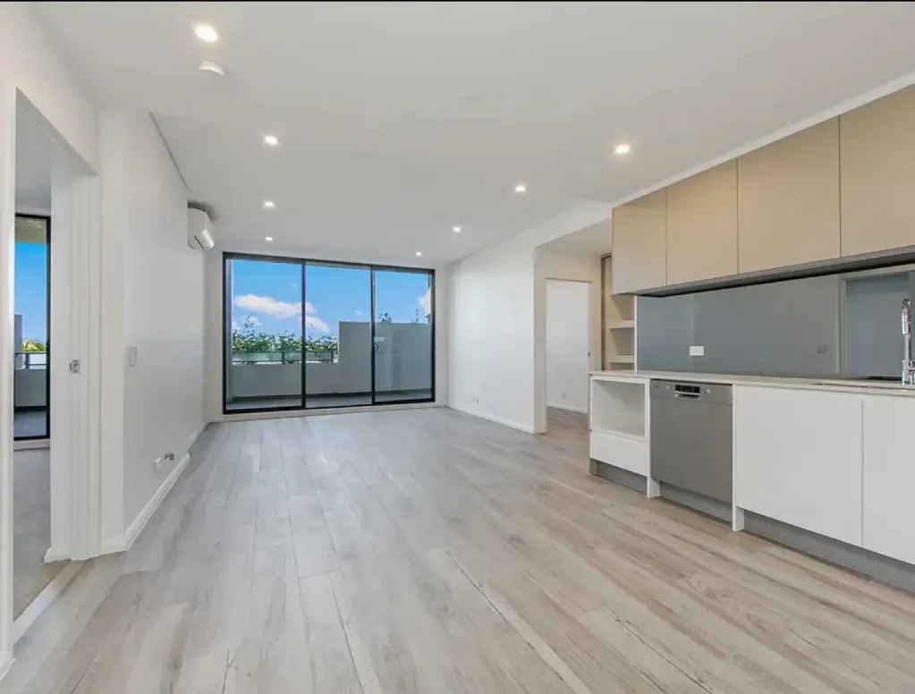 Spacious 1 Bedroom + MPR Apartment with balcony in Rouse Hill