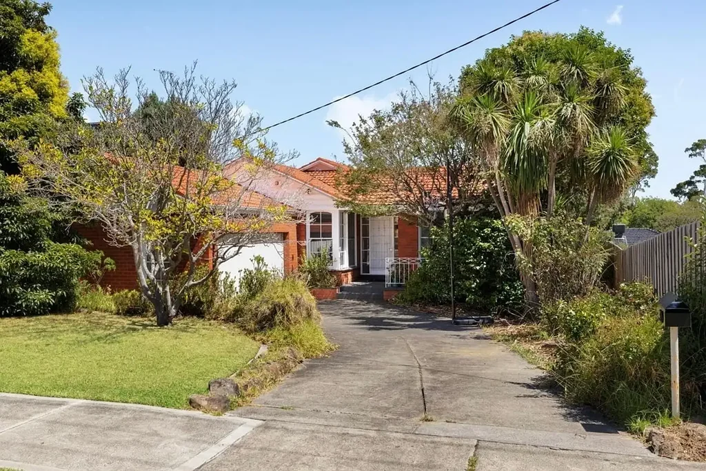 Balwyn North 4部屋 Family Grandeur with Future Potential in the Balwyn High School Zone