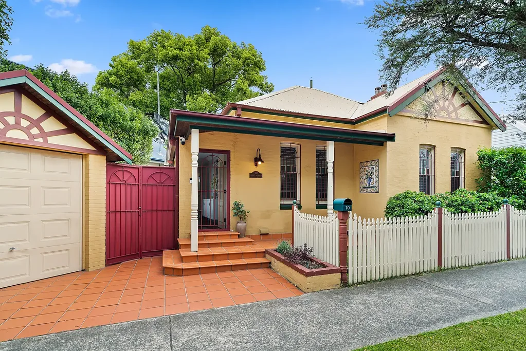 Arncliffe 2Moenga Award-Winning Design in a Prized Location