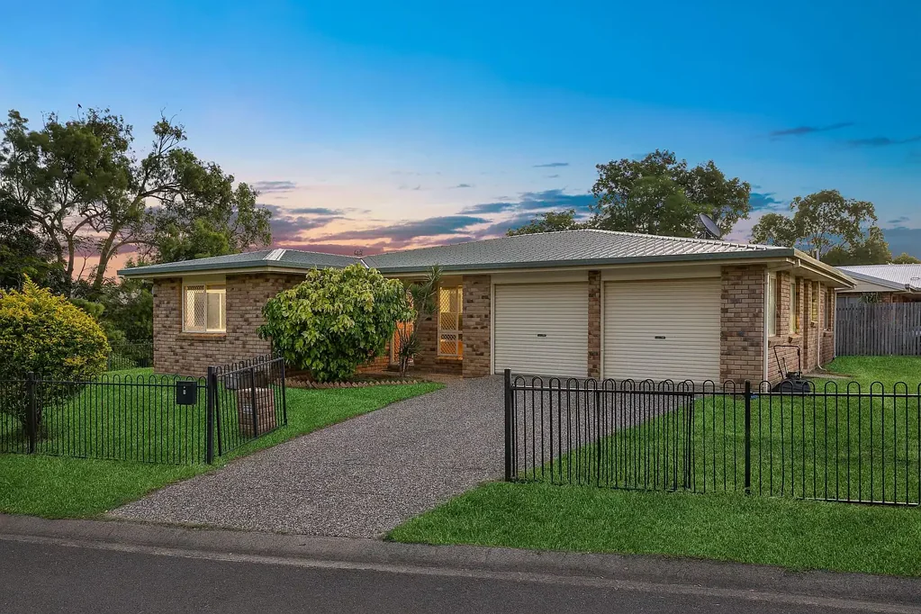 1 Michael Low Place, Norman Gardens, QLD 4701