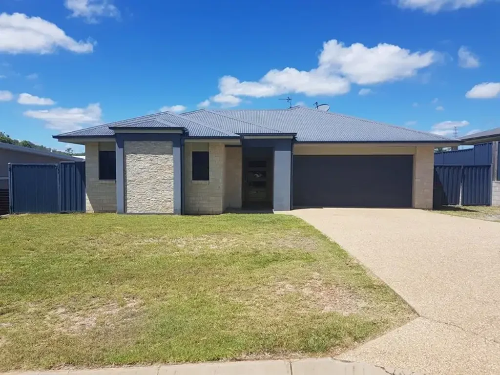 LOW-MAINTENANCE FAMILY HOME IN QUIET CUL-DE-SAC