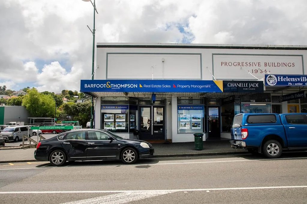 Helensville PROMINENT CORNER SITE IN HELENSVILLE