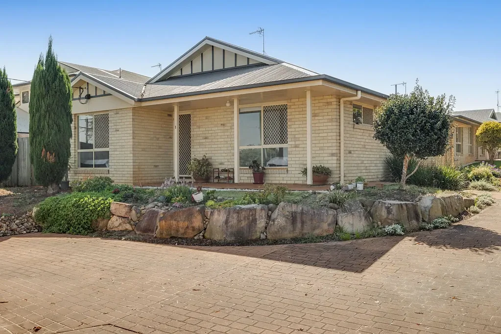 1/312b Hume Street, Centenary Heights, QLD 4350