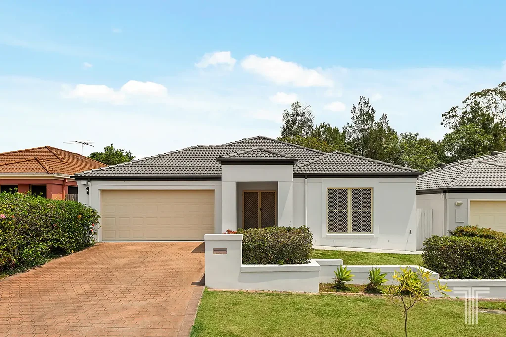 5 Sorrento Close, Carindale, QLD 4152
