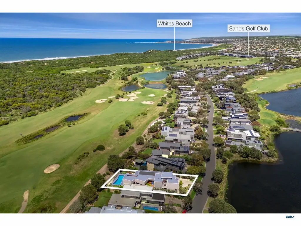 Torquay 4ห้องนอน Iconic Kennedy Nolan Design with Front-Row Golf Course Living