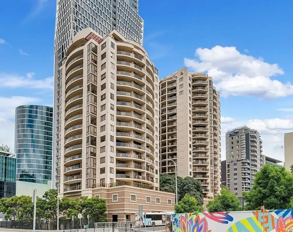 Conveniently Located Modern Unit!