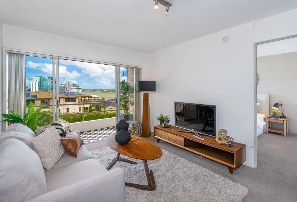 Hamilton 1غرفة نوم Elevated One-Bed with Stunning River Outlook