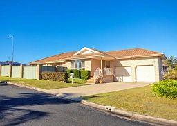 1 Gannet Crescent, Old Bar