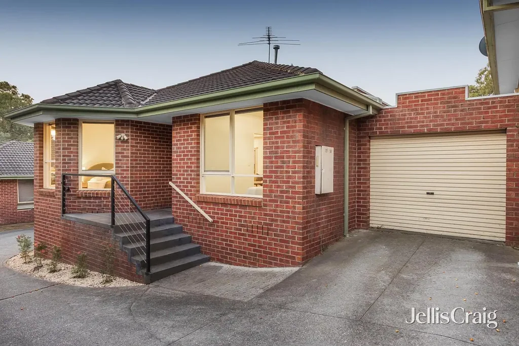 3/8 Raglan Road, Research, VIC 3095