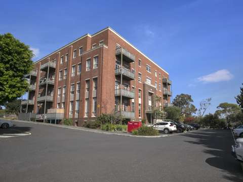 Maribyrnong 2 Bedroom Bright, Spacious & Perfectly Positioned - Lifestyle Living at Its Best