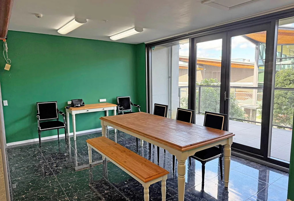 Manukau OFFICE/RETAIL SPACE - KEY LOCATION