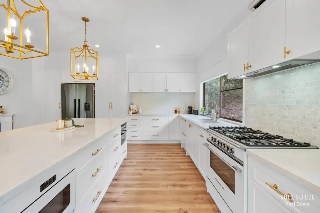 34 Pinnacle Drive, Wongawallan, QLD 4210