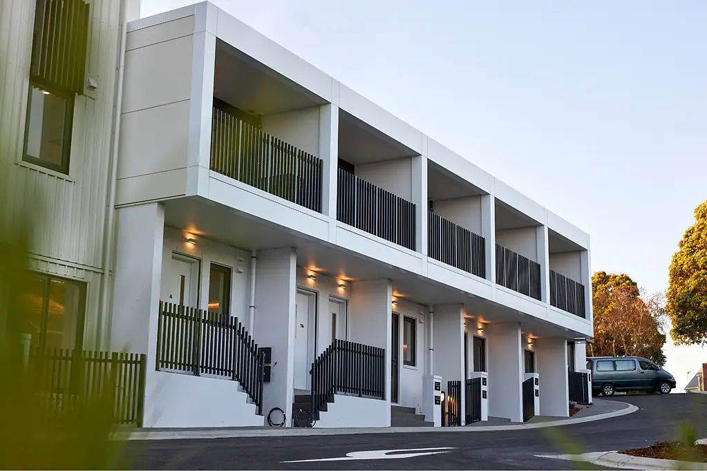 Mount Albert 2房  Mount Albert Townhouse: Dual-Key: High return