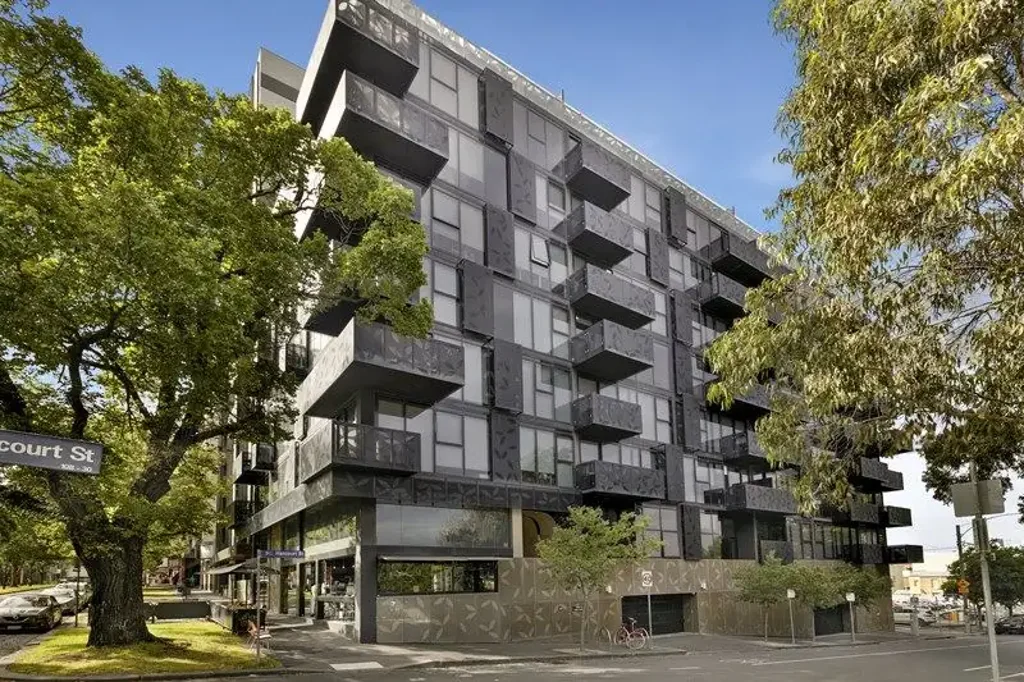 Modern, Light-Filled Living with Ultimate Convenience