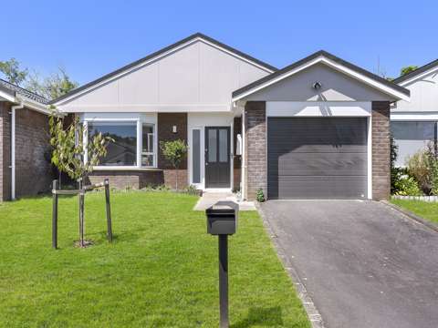 Mount Roskill 2房  Stylish, Low-maintenance in a Prime Location!