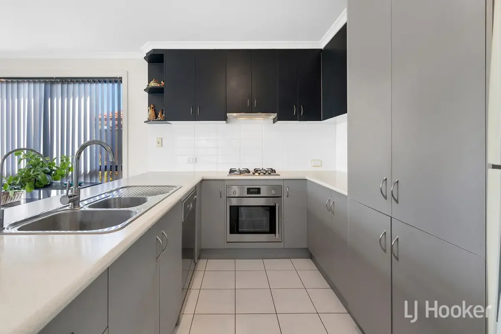 Munno Para West 3ਬੈੱਡਰੂਮ MODERN LIVING, EXCELLENT LOCATION & LOW-MAINTENANCE APPEAL