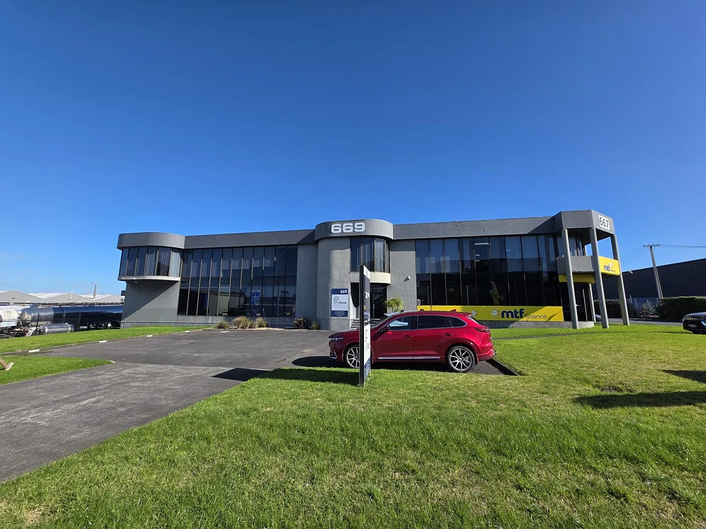 Penrose Functional office in prime Penrose location
