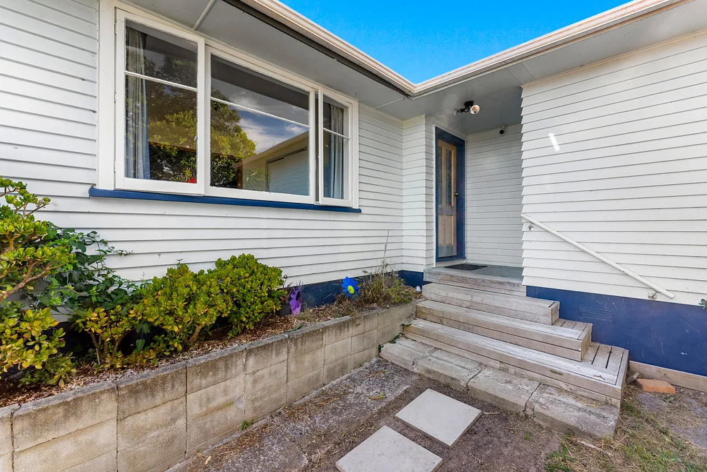 1 Sarona Avenue, Glen Eden, Waitakere City, Auckland