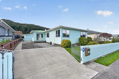 Wainuiomata 4房  Big on Space, Big on Potential