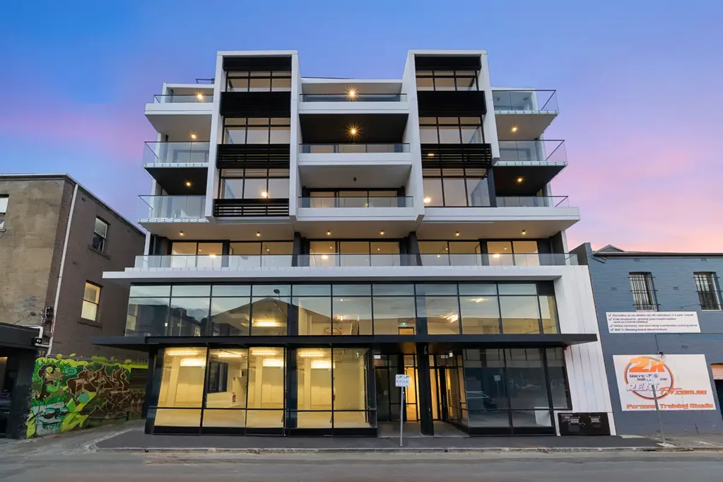 CARLTON APARTMENT