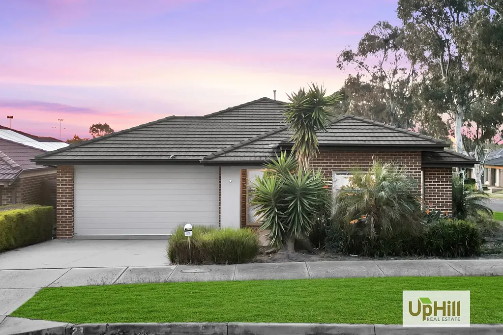 23 Hackney Circuit, Clyde North, VIC 3978