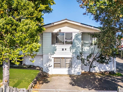 Manurewa 3部屋 Live, Invest or Expand – It’s All Here on Burbank!