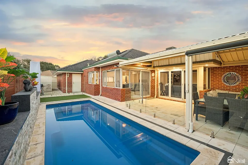 Canning Vale 4房  BRILLIANT LIVING IN AN EXCEPTIONAL POSITION