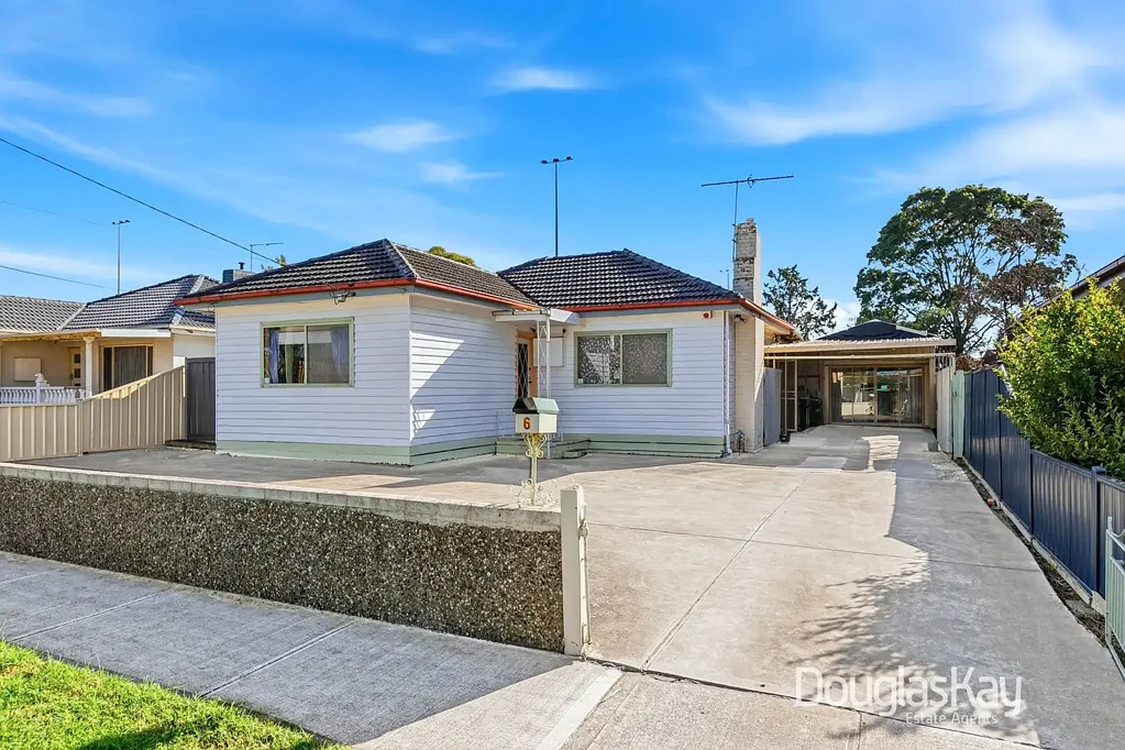 Sunshine 5غرفة نوم Value Packed Home & Studio on Arthur Beachley Reserve.
